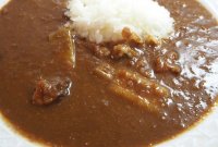 白ネギと牛スジのスパイシーカレー（レトルト）